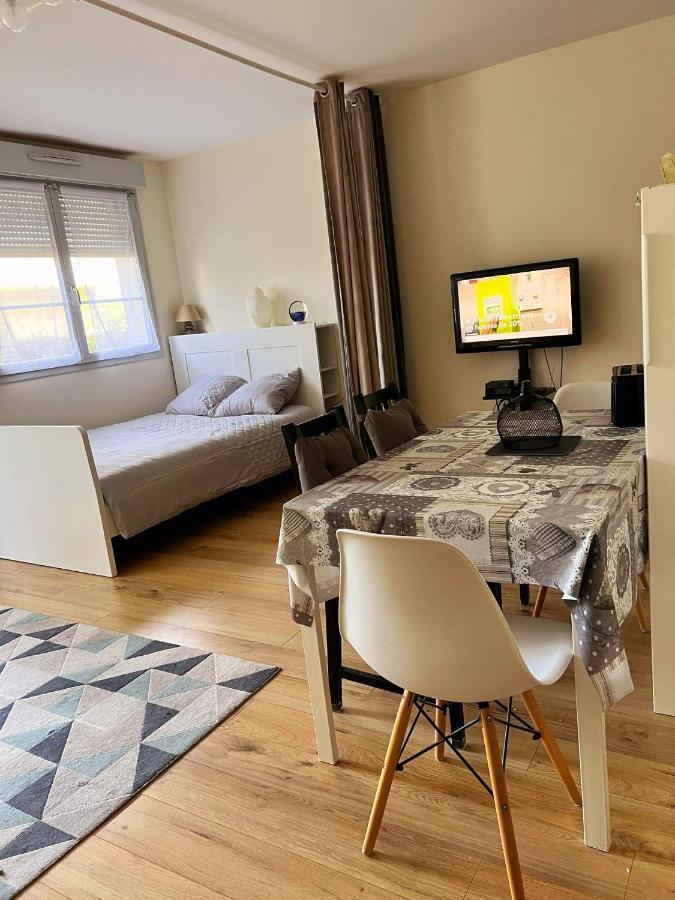 Appartement Disneyland Paris Val D'europe La Vallee Village Parking 500m Gare Val D'europe Montévrain